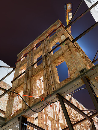 Foto von altem Mauerwerk was abgestützt wird