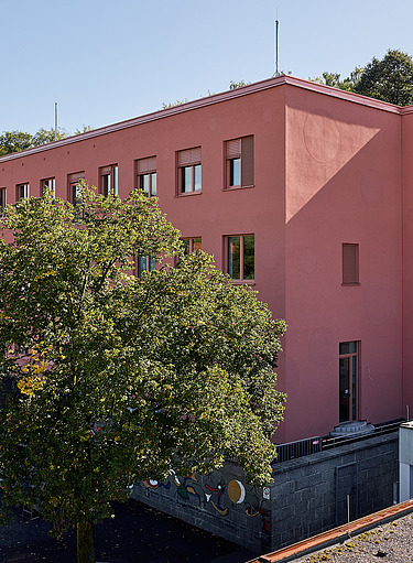 Foto Außenansicht Mira Lobe Schule